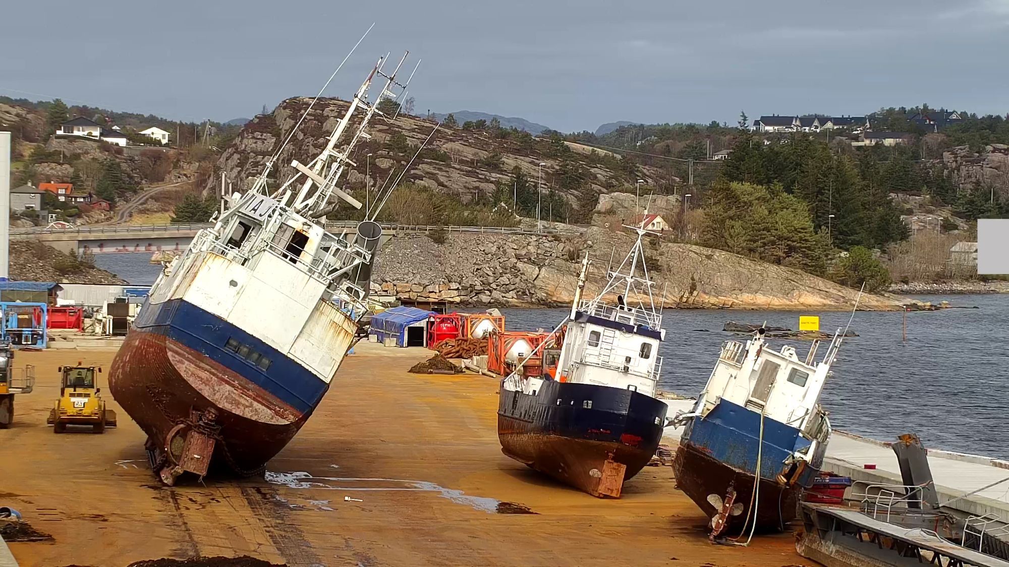 3 skipfartøy klar for hpphugging